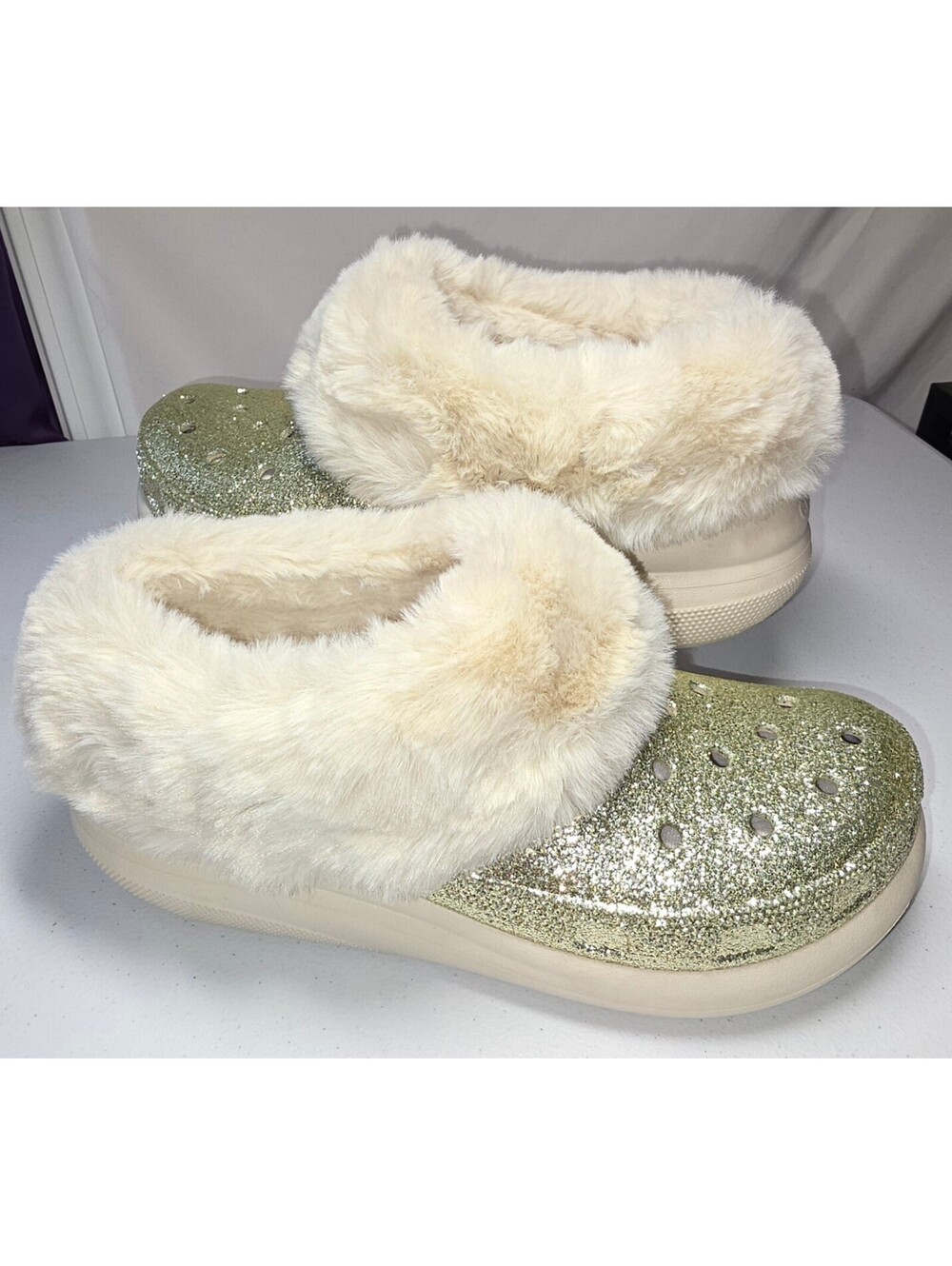 Unisex Crocs Classic Gold Glitter Clog w/Plush Lining Mens Size 9/Womens Size 11